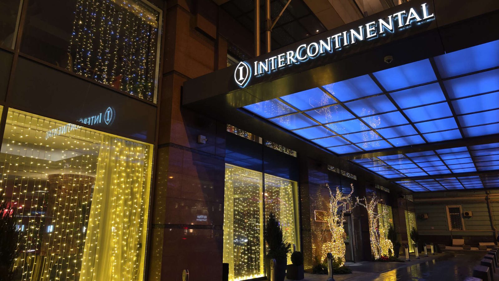 Подсветка и украшение отеля в Москве – пример работы компании JOYLED